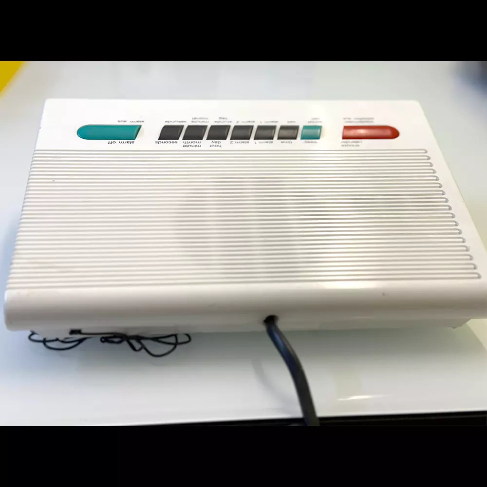 (Pre-Owned, Very Good) Siemens RG 294 Dual Alarm Electronic Clock Radio (FM/AM) With Auto Dimmer (White) (60 Days Warranty)