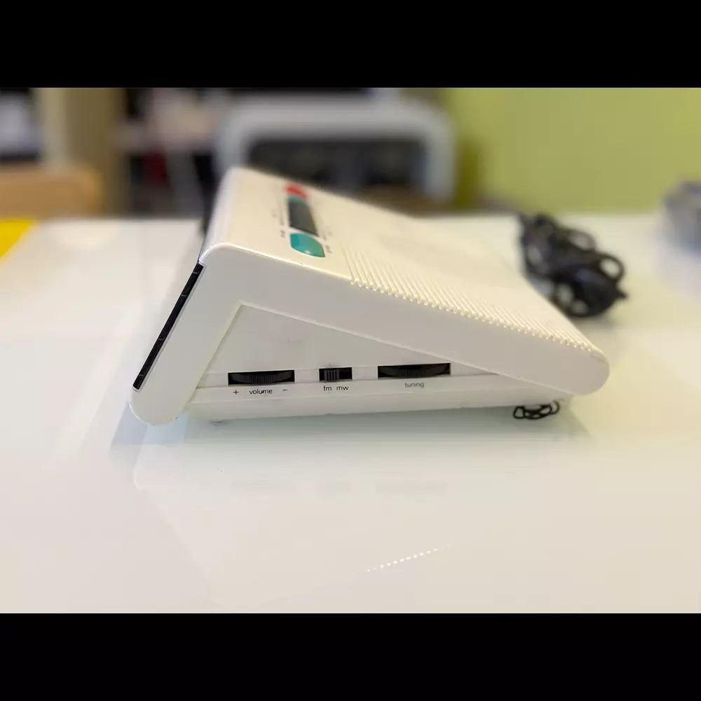 (Pre-Owned, Very Good) Siemens RG 294 Dual Alarm Electronic Clock Radio (FM/AM) With Auto Dimmer (White) (60 Days Warranty)