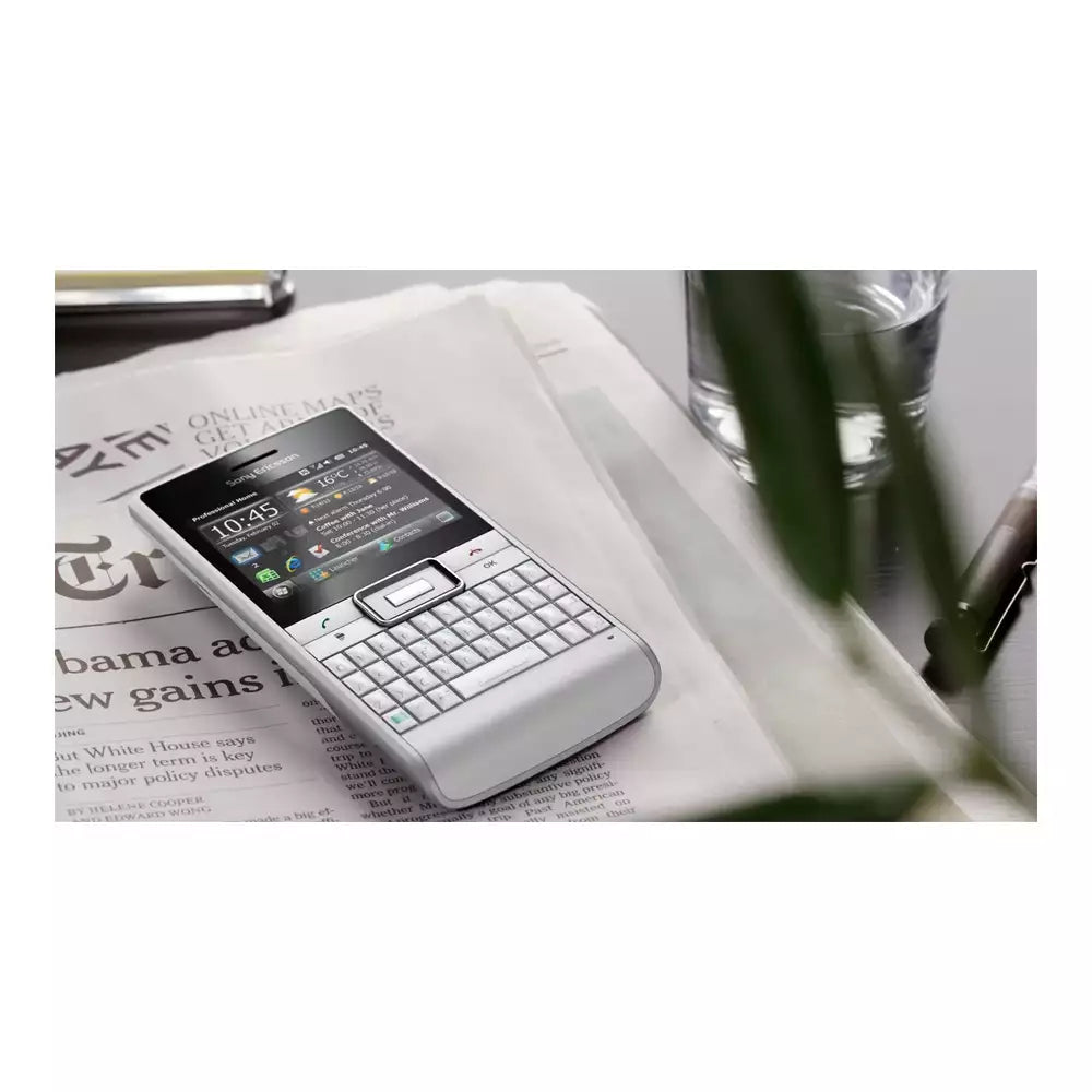 (Pre-Owned, Very Good) Sony Ericsson Aspen Windows Phone (6.5) With QWERTY Keyboard and Touch Display (Silver) (60 Days Warranty) (With Retail Box)