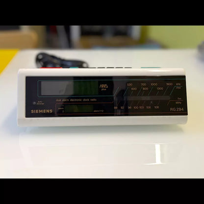 (Pre-Owned, Very Good) Siemens RG 294 Dual Alarm Electronic Clock Radio (FM/AM) With Auto Dimmer (White) (60 Days Warranty)